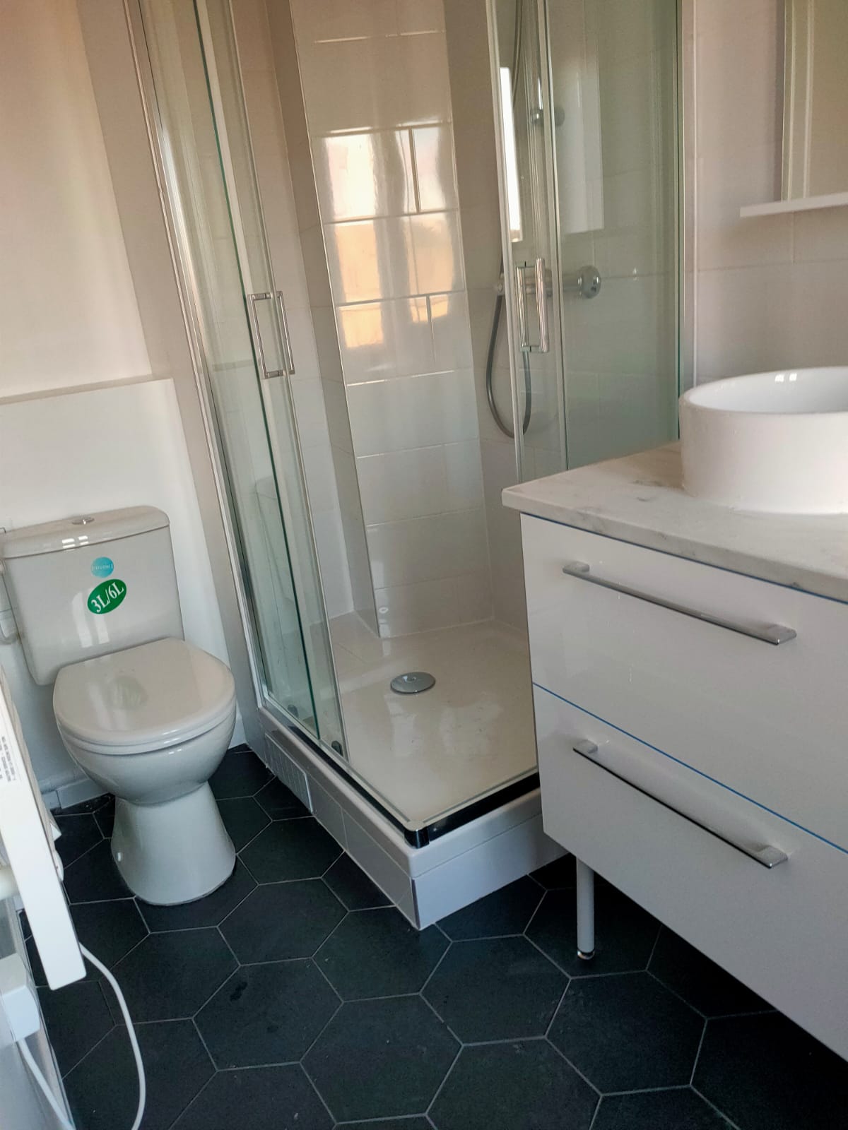 Budget rénovation salle de bain – éviter les pièges et dépassements de coûts